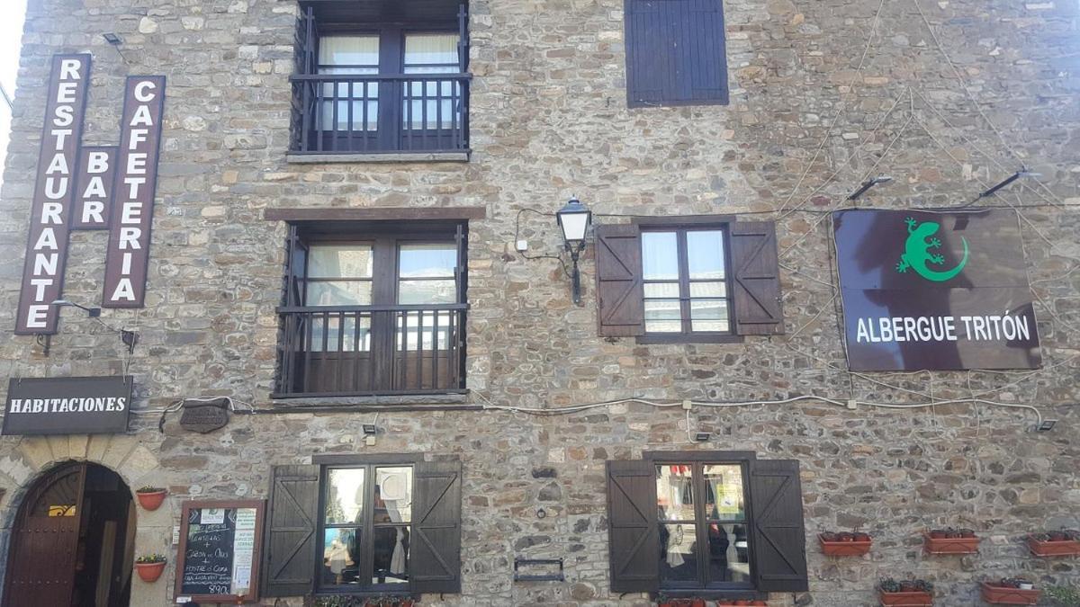 Albergue Triton - Villanúa Buitenkant foto