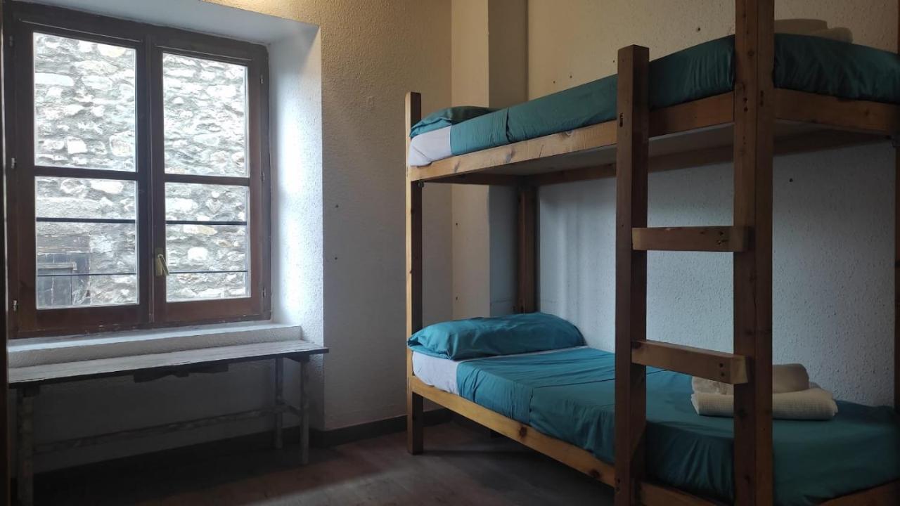 Albergue Triton - Villanúa Buitenkant foto