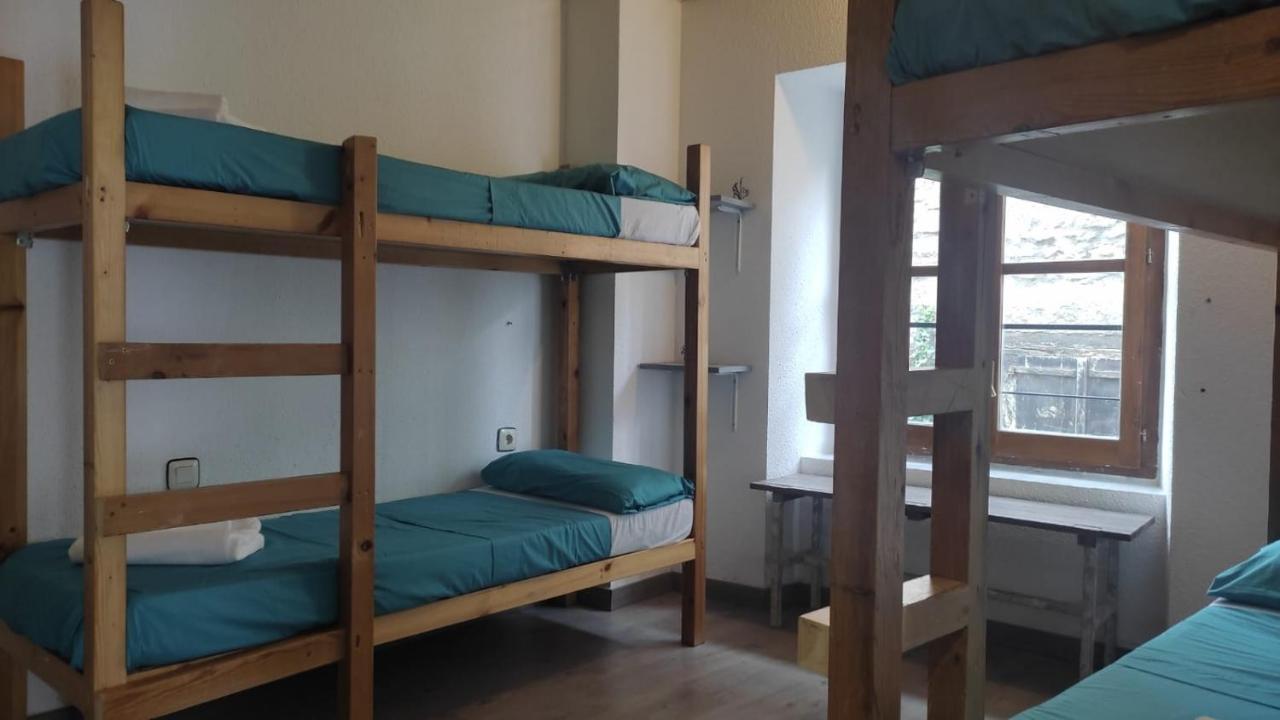 Albergue Triton - Villanúa Buitenkant foto
