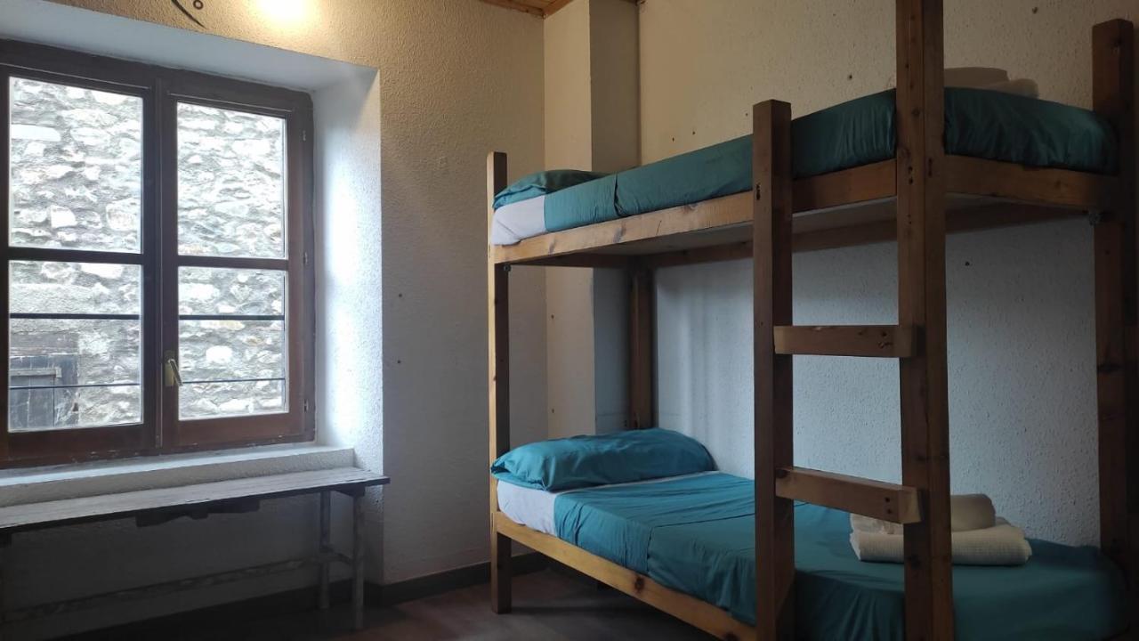 Albergue Triton - Villanúa Buitenkant foto